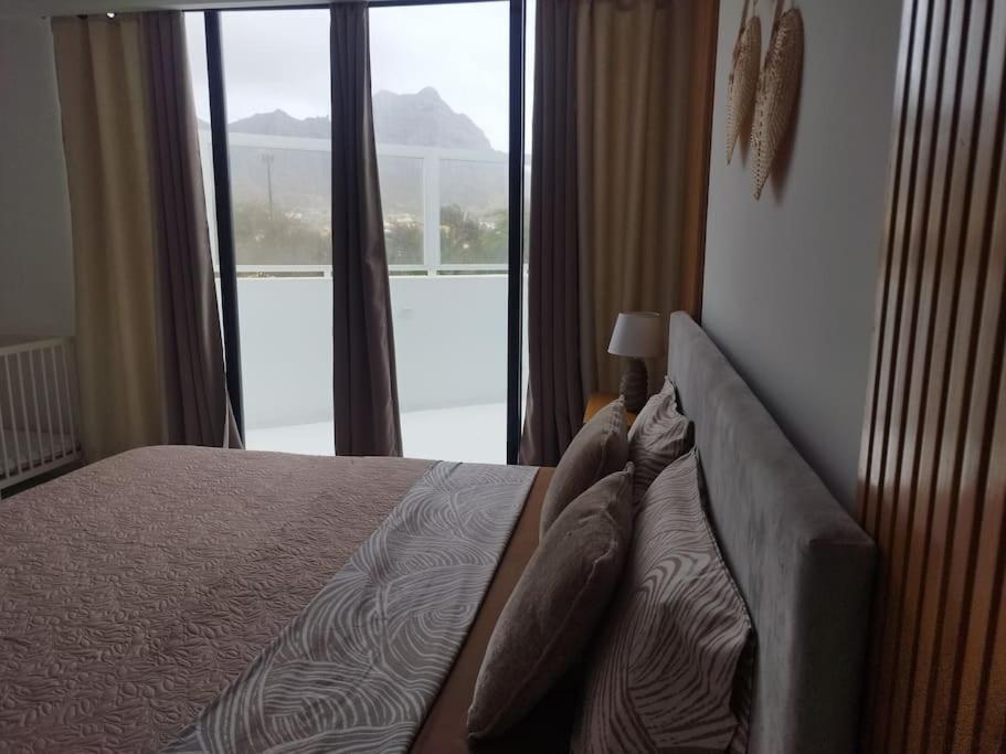 Luxury Penthouse with Private Pool, Ocean, City & Mountain view 6 Pers 2 BR
