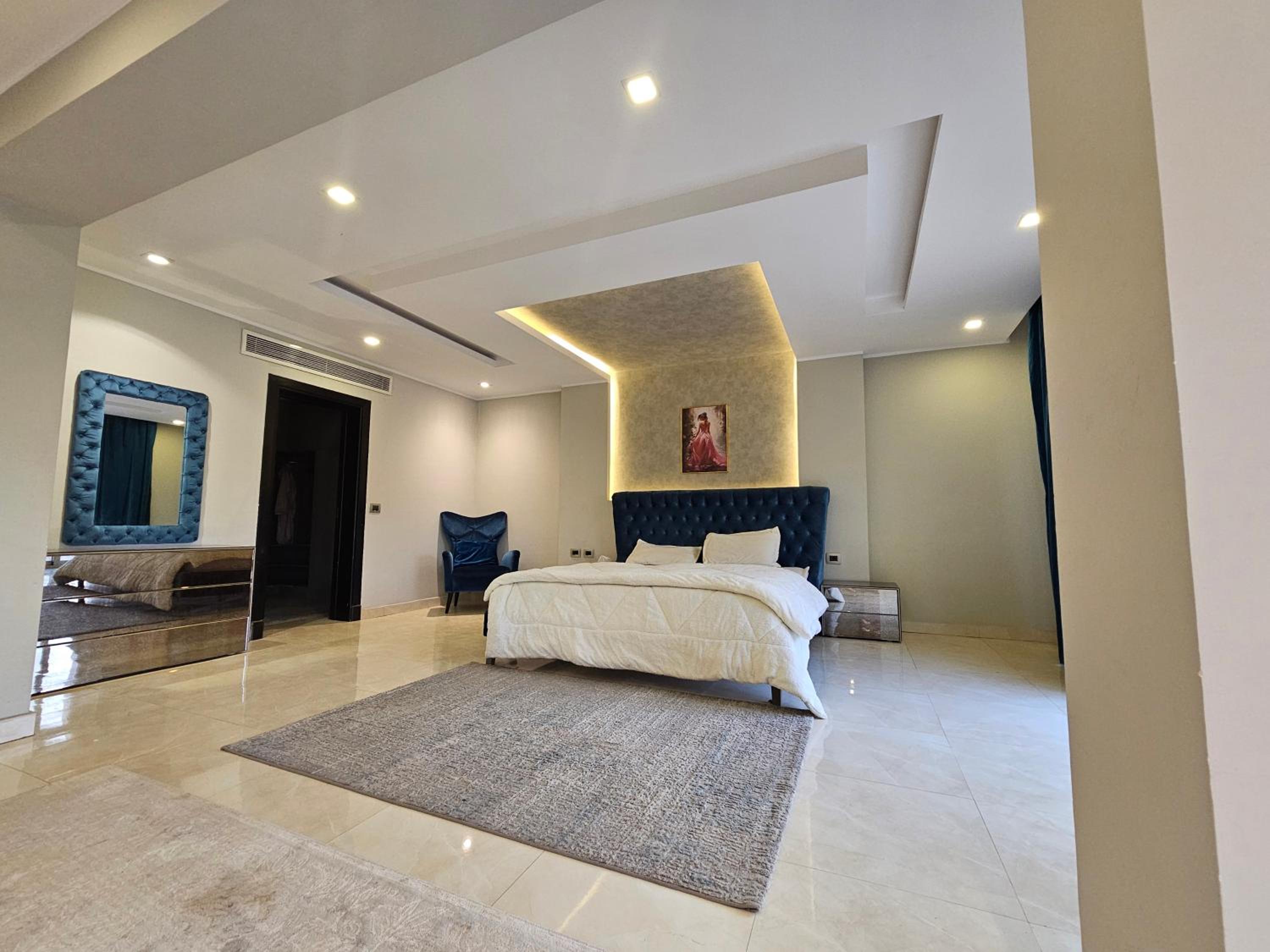 luxury Villa with swimming pool