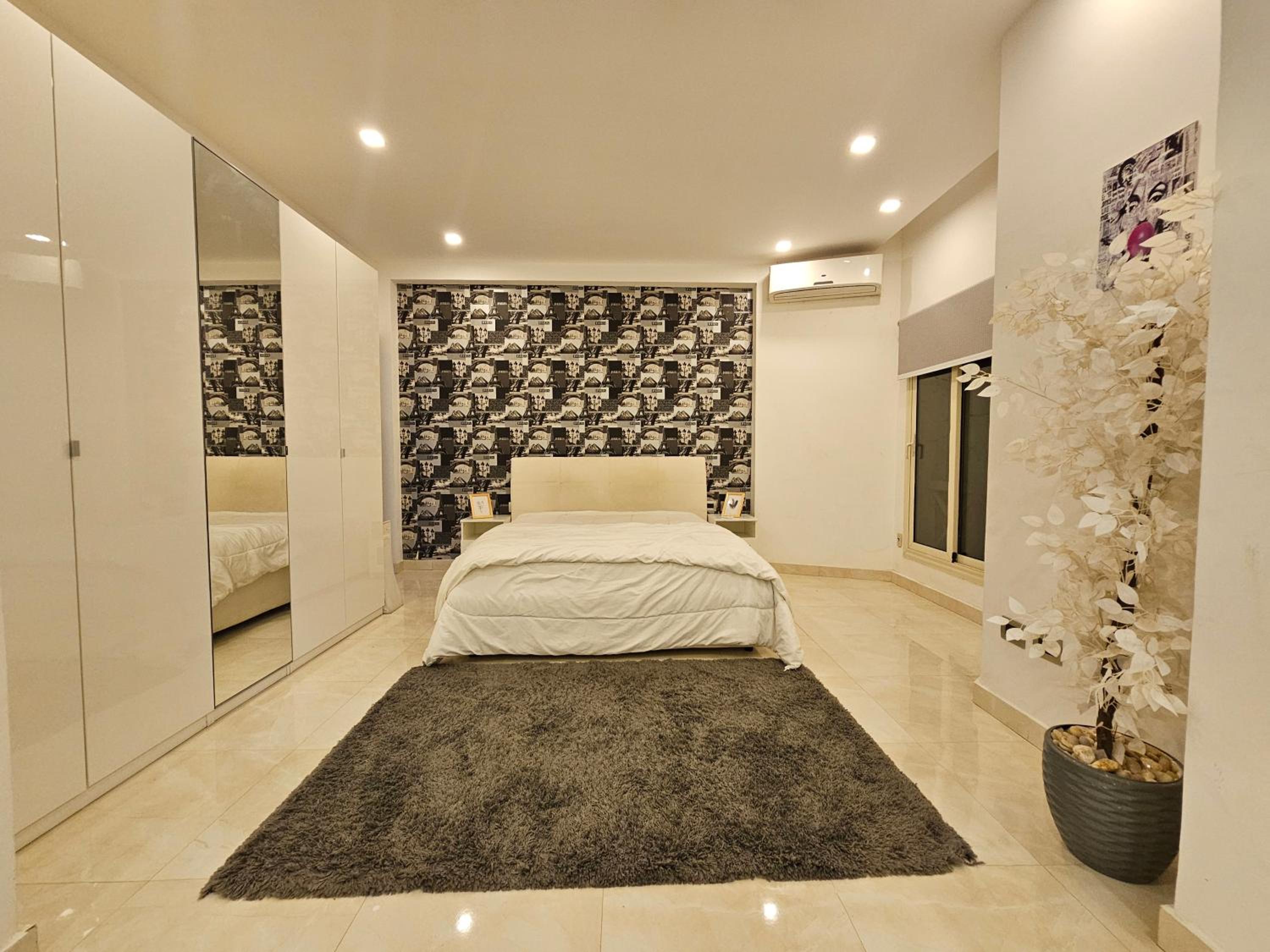 luxury Villa with swimming pool