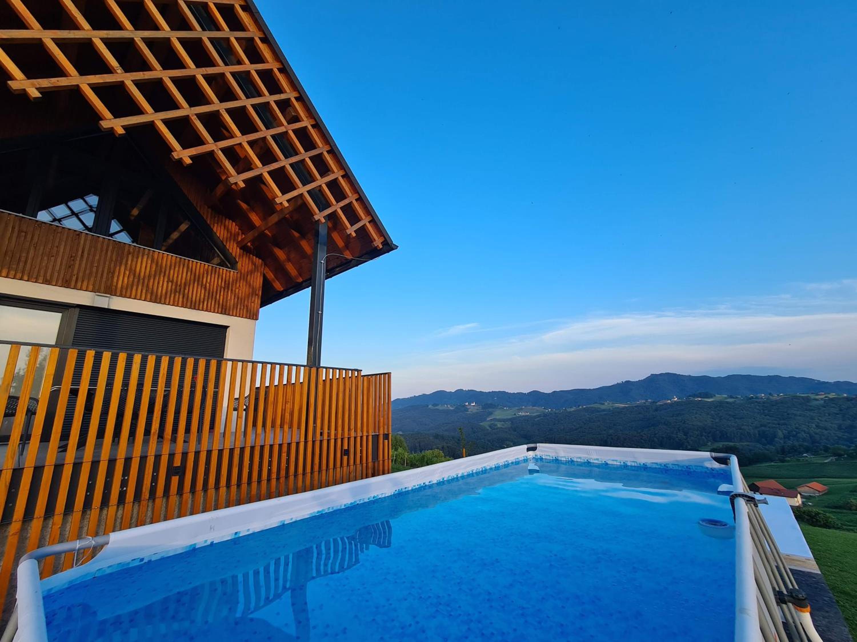 Hotel Villa Strtenica In The Vineyard