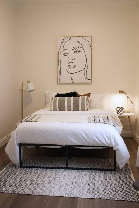 Modern 1BR in Wortley Village with Wi-Fi and Washer&Dryer