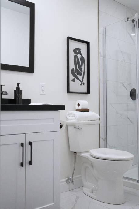 Modern 1BR in Wortley Village with Wi-Fi and Washer&Dryer