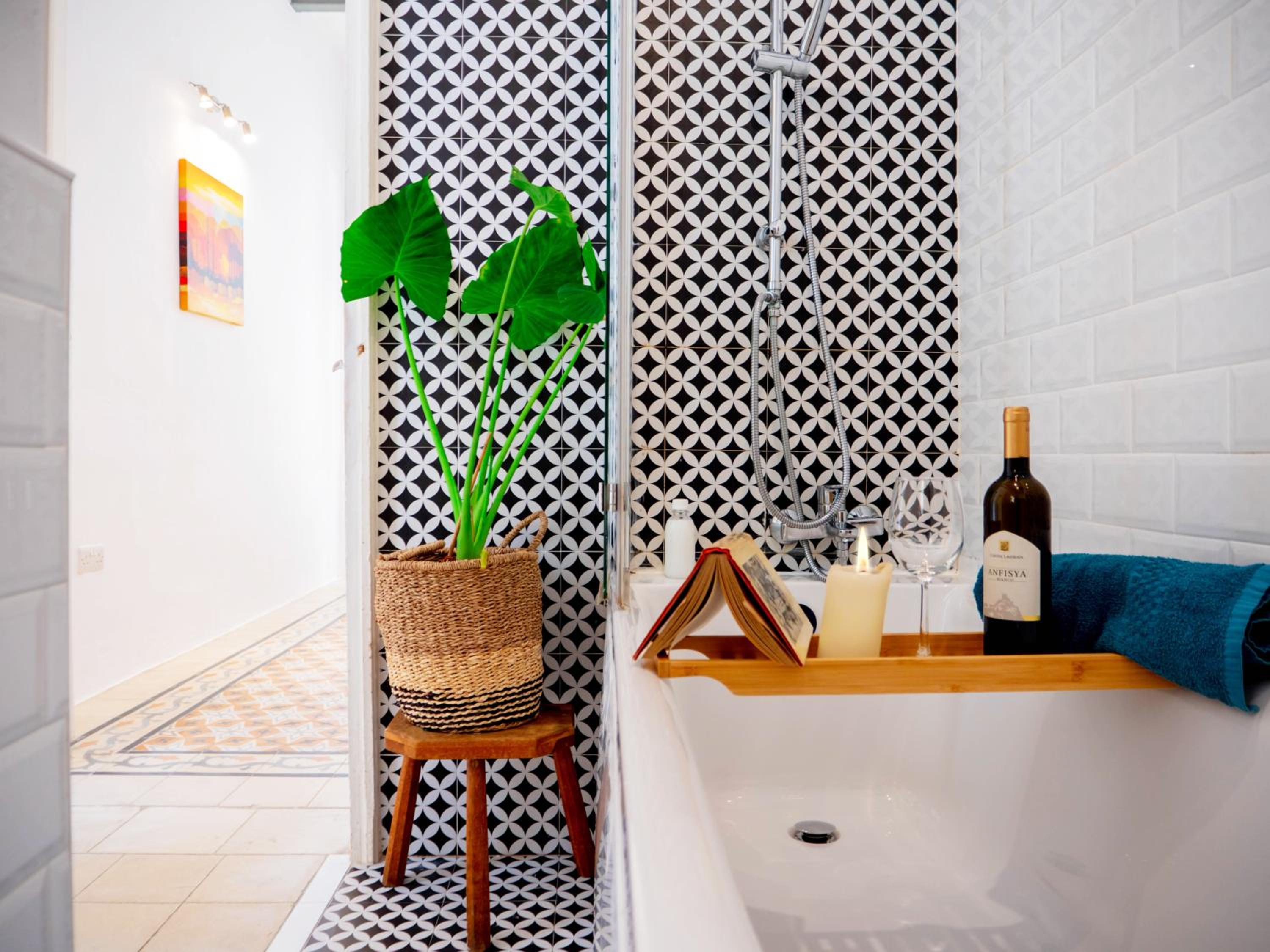 Villa Milano - Jacuzzi Rooftop Lounge with BBQ and Billiard Room view 3