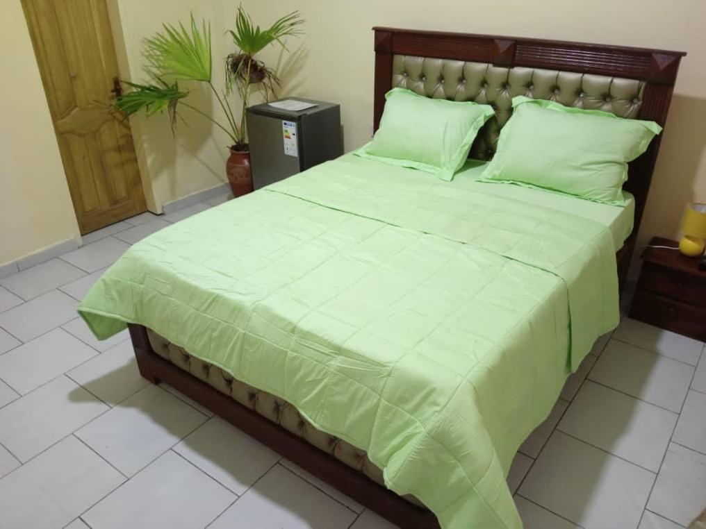 AFRIEUROTEXT Kamerun-High Standing-Appartements-Wifi-Security-Restaurant-modern Kitchen