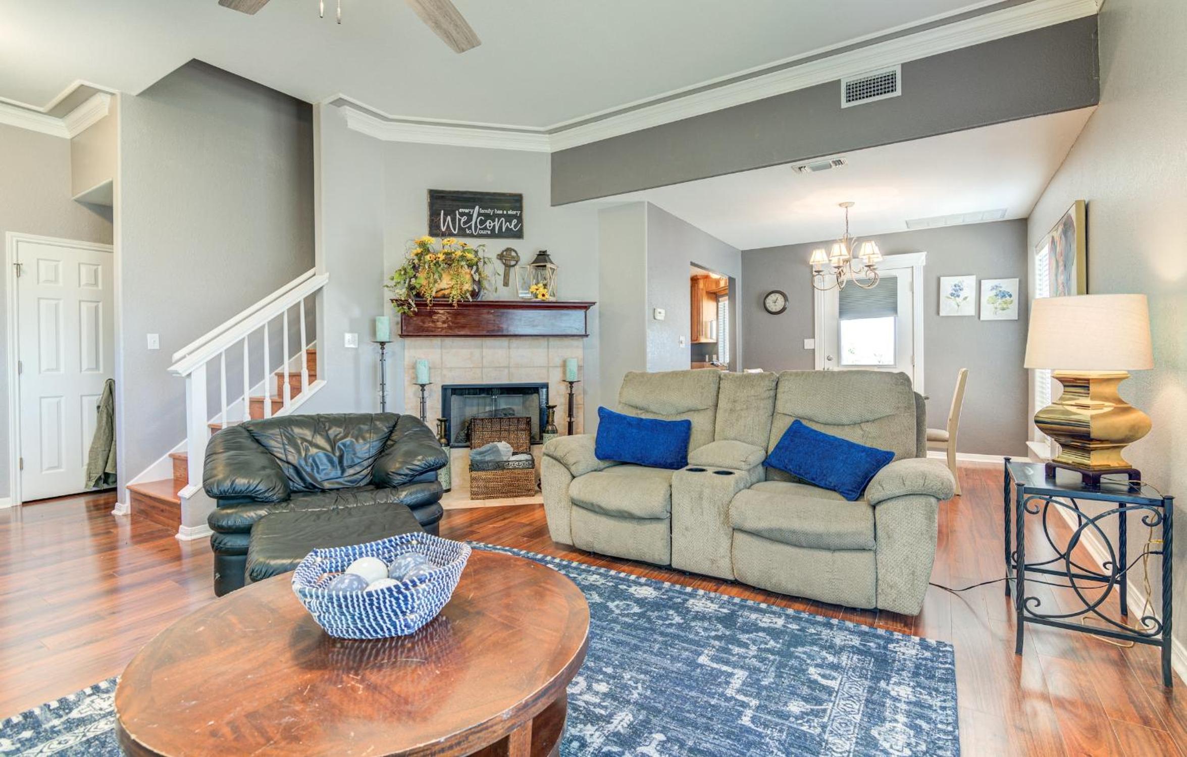 Spacious 3BR Retreat Close to Downtown & Outlets view 3