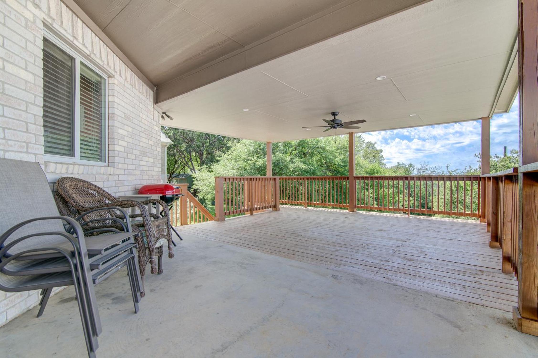 Spacious 3BR Retreat Close to Downtown & Outlets view 2