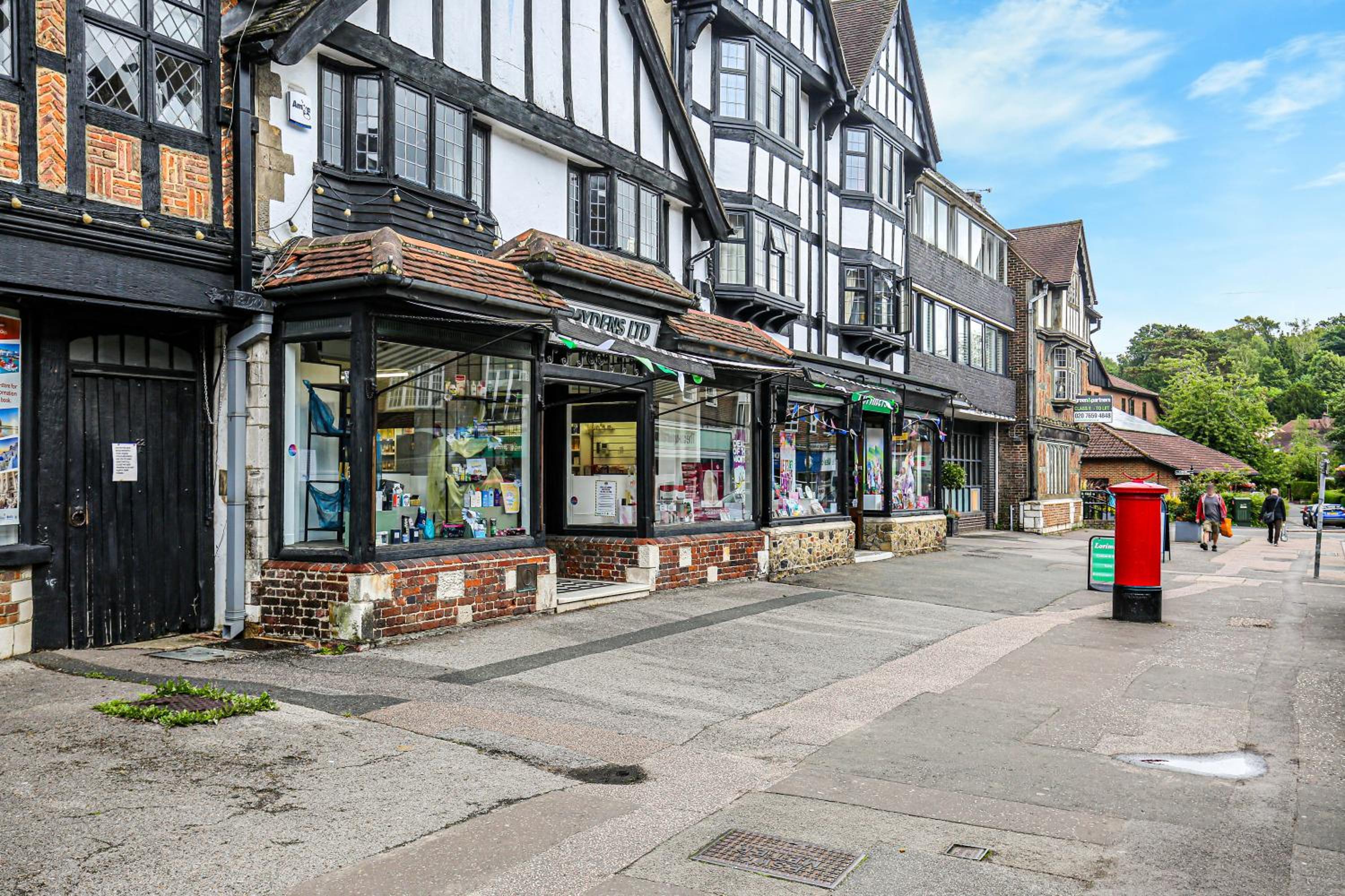 Oxted High St