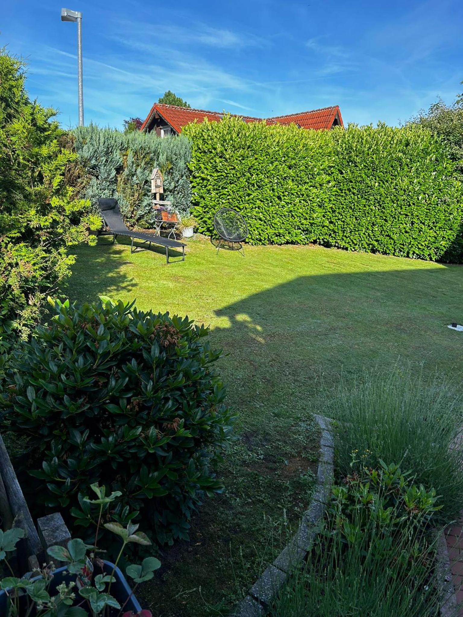 Behagliches Nurdachhaus im Ferienhausgebiet