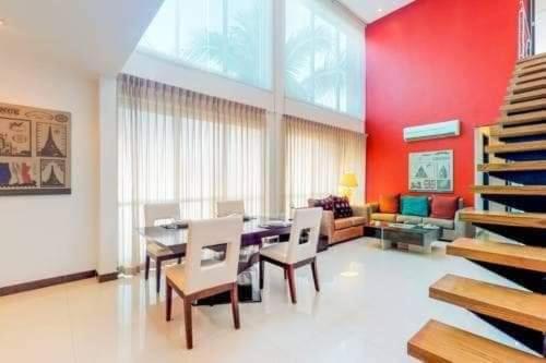 Oasis 12 Luxury Rental view 3