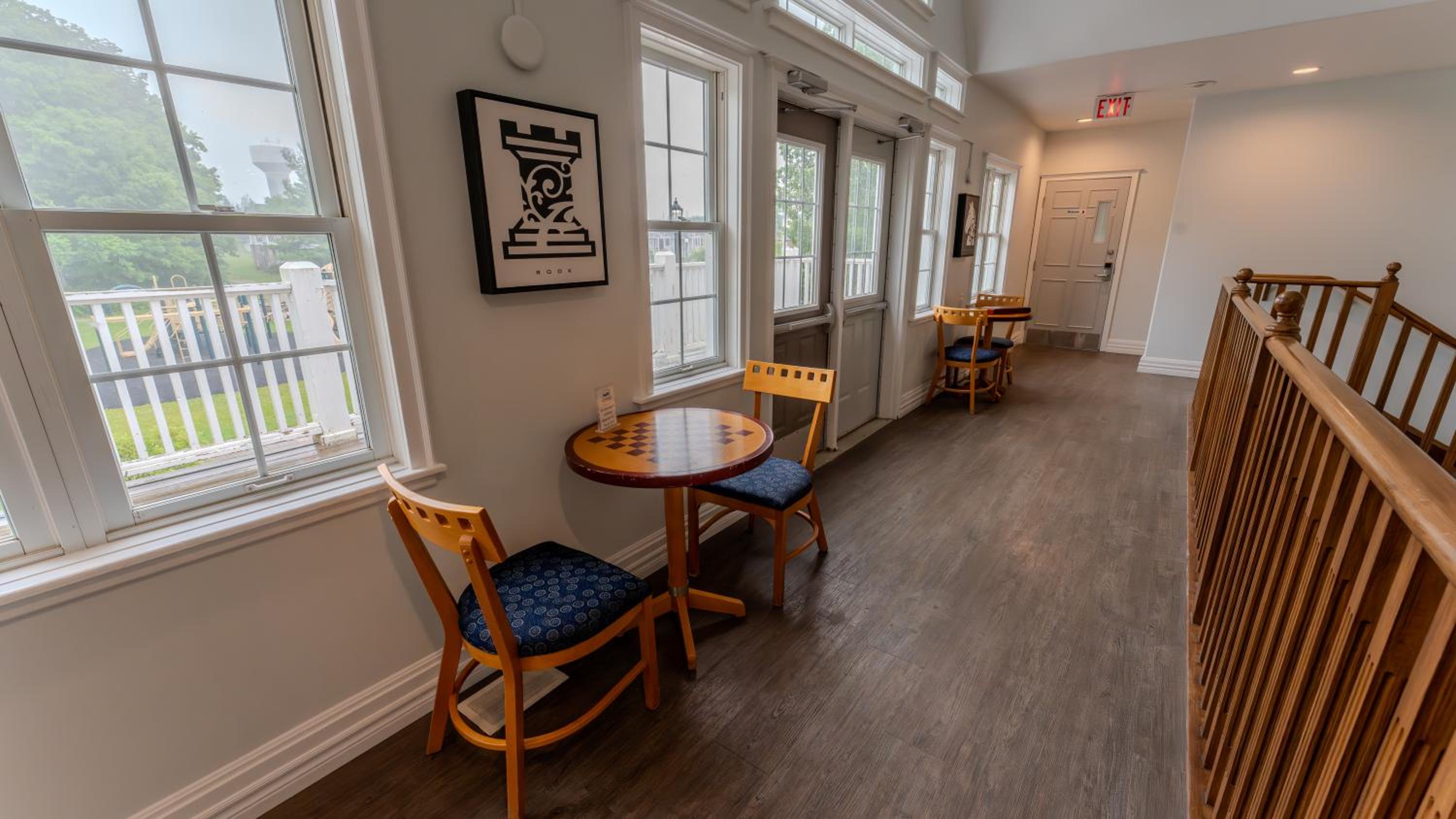 King Bed apartment, Pet Friendly, with a Hot Tub, Pool, and BBQ
