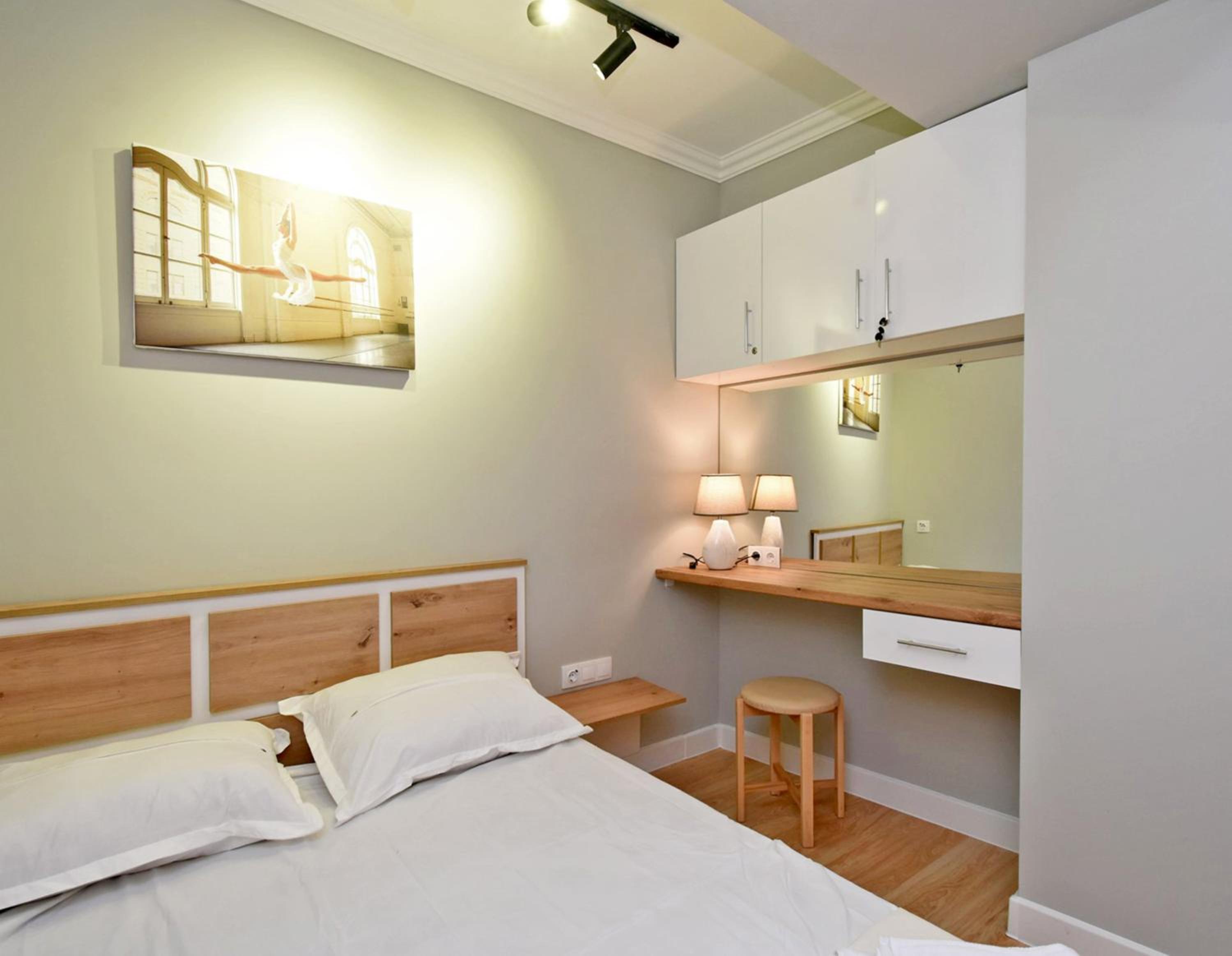 Rester Center Apartment