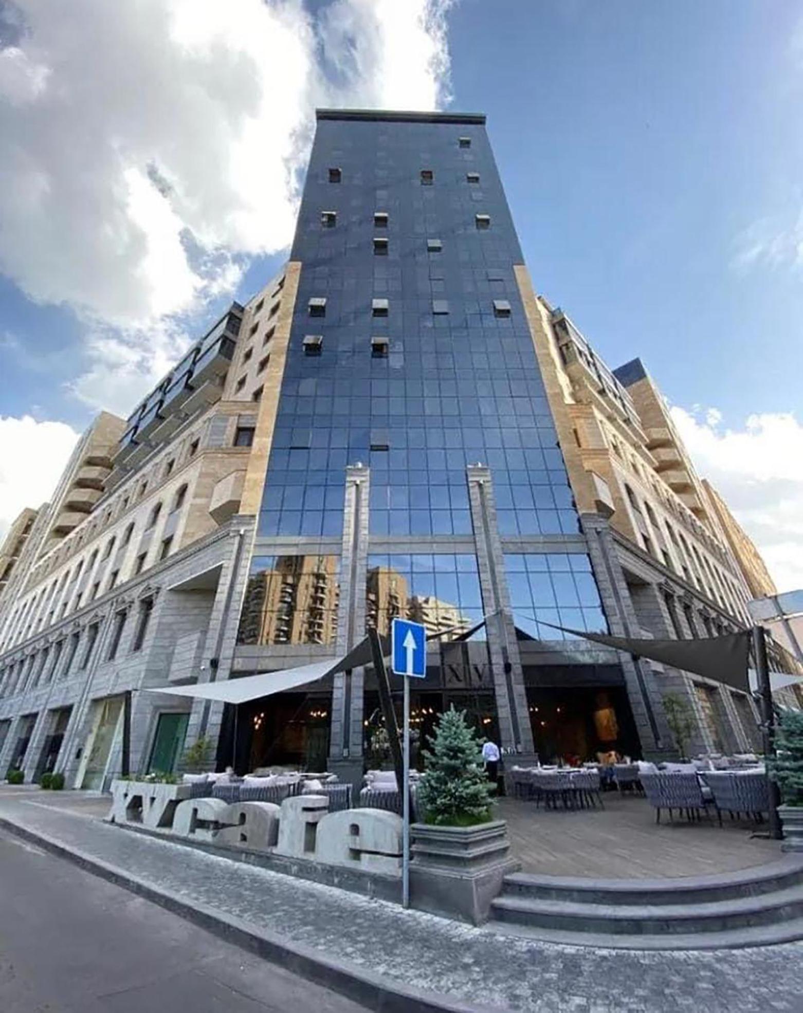 LUXUARY Studio with Balcony ,Buzand Street 17