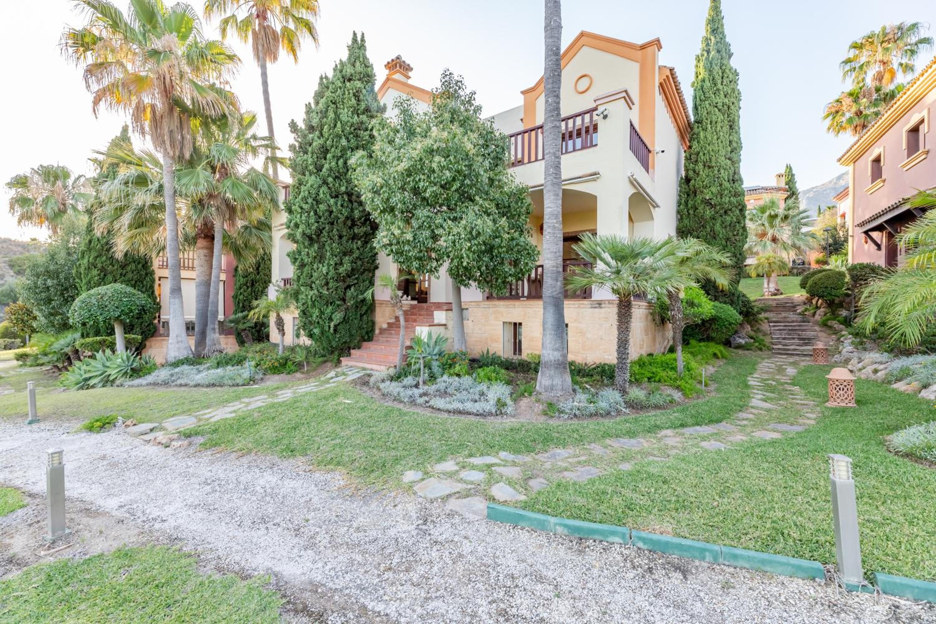 Capellanía Bliss by Kura Homes