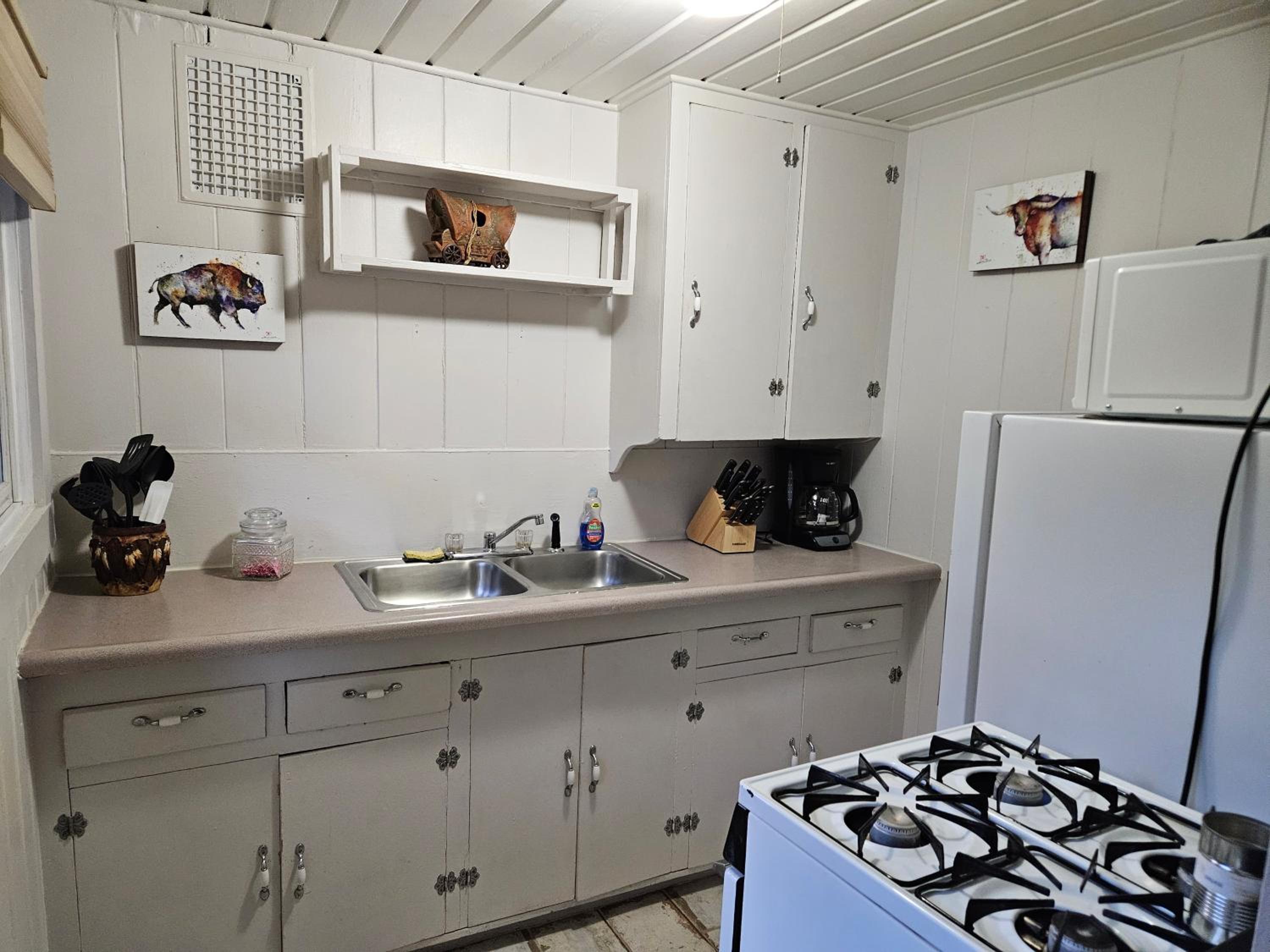 Daven Haven Lodge  Cabins - Property Image 8