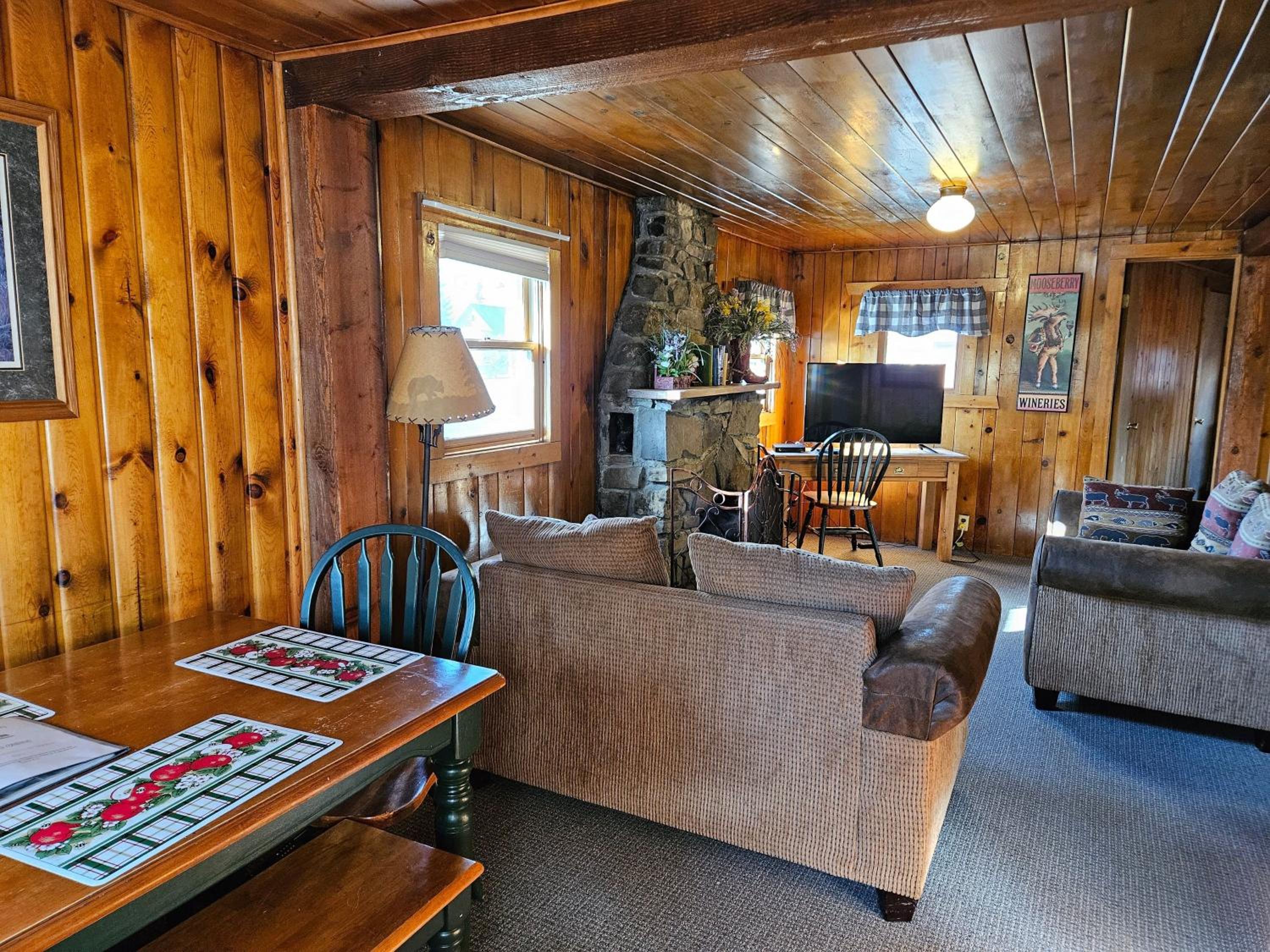 Daven Haven Lodge Cabins - Property Image 16