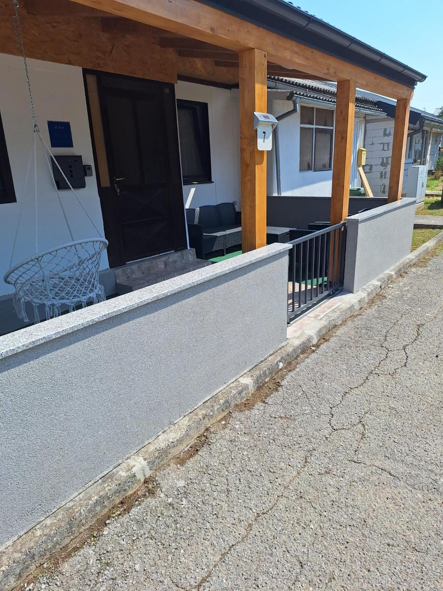 Photo 18