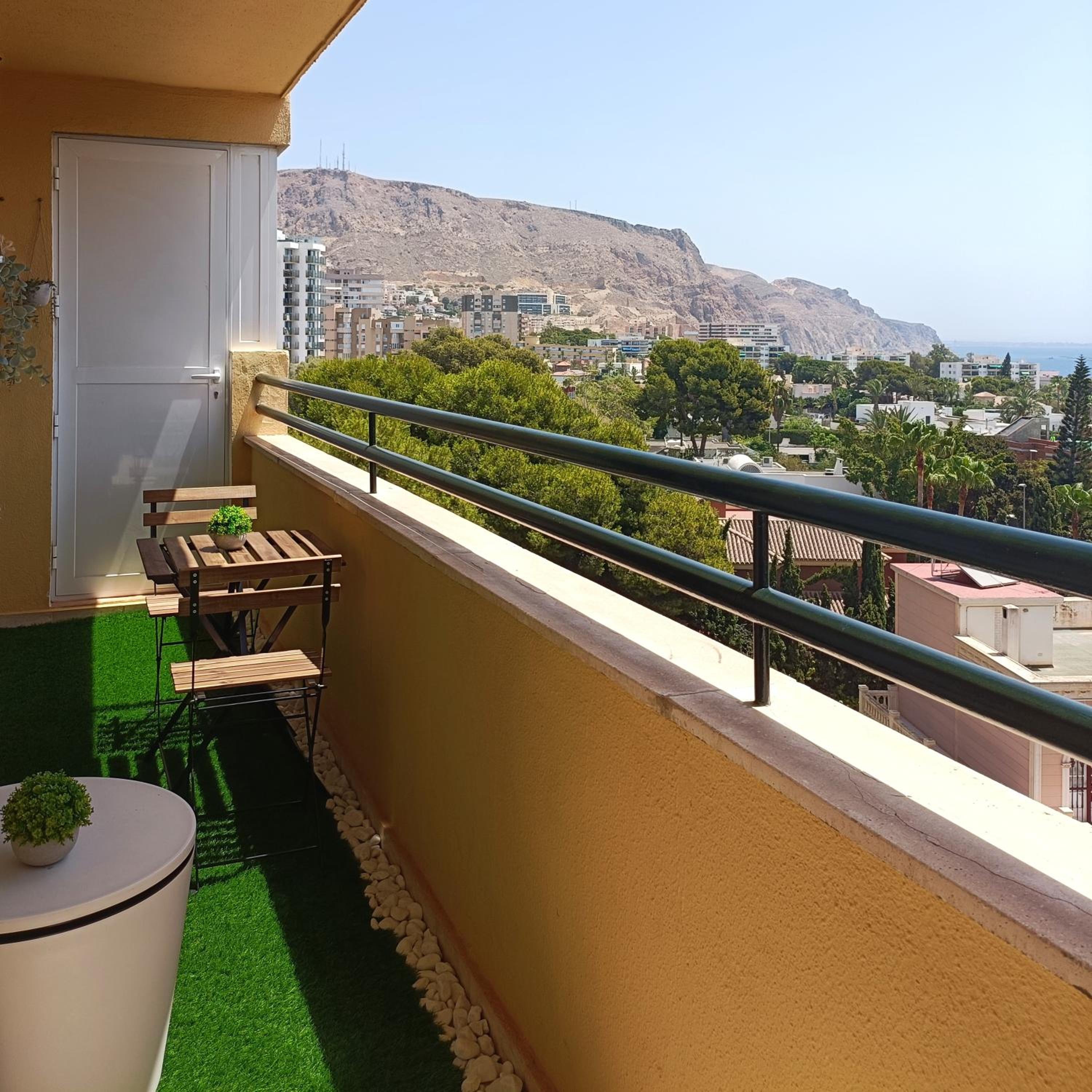 Oasis 504 Suite con terraza y vistas al mar view 4