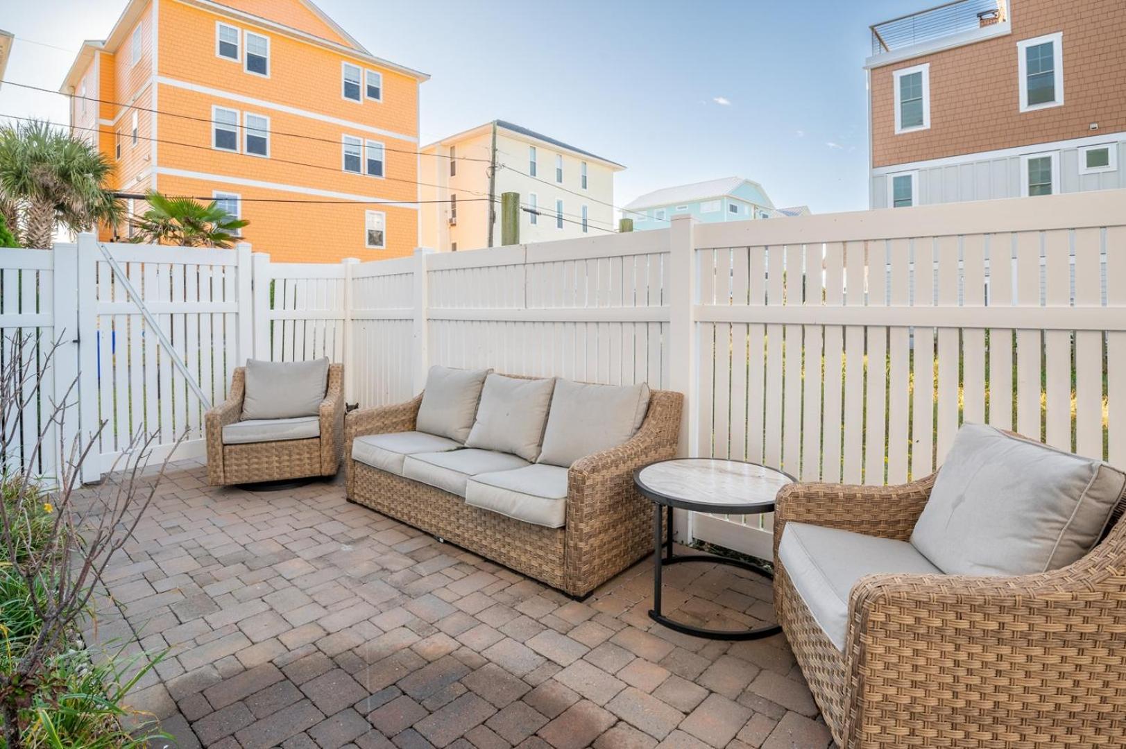 Oceanview 2nd Row Condo - Wood Vista