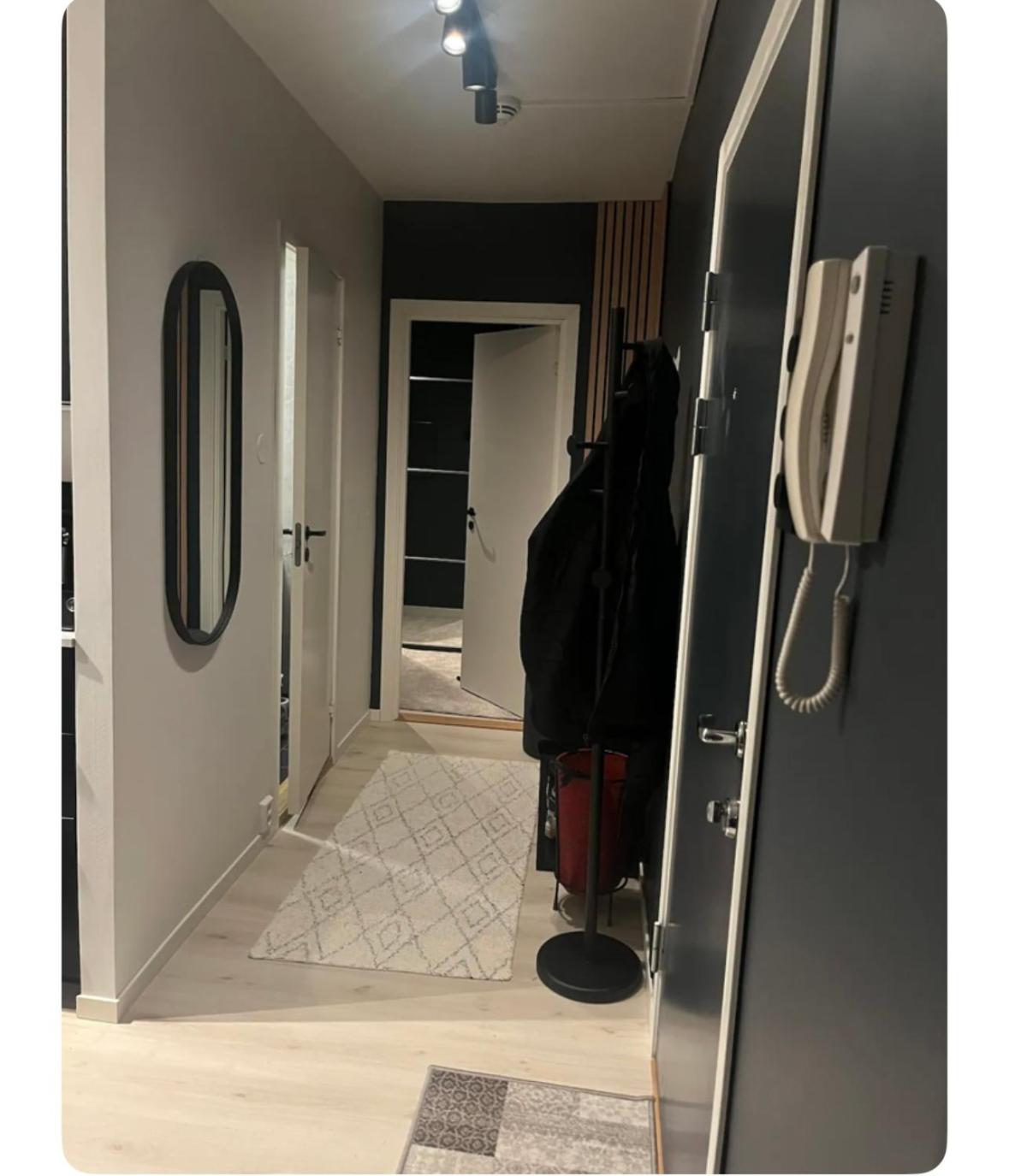 Sentral liten leilighet med fin utsikt og parkering view 3