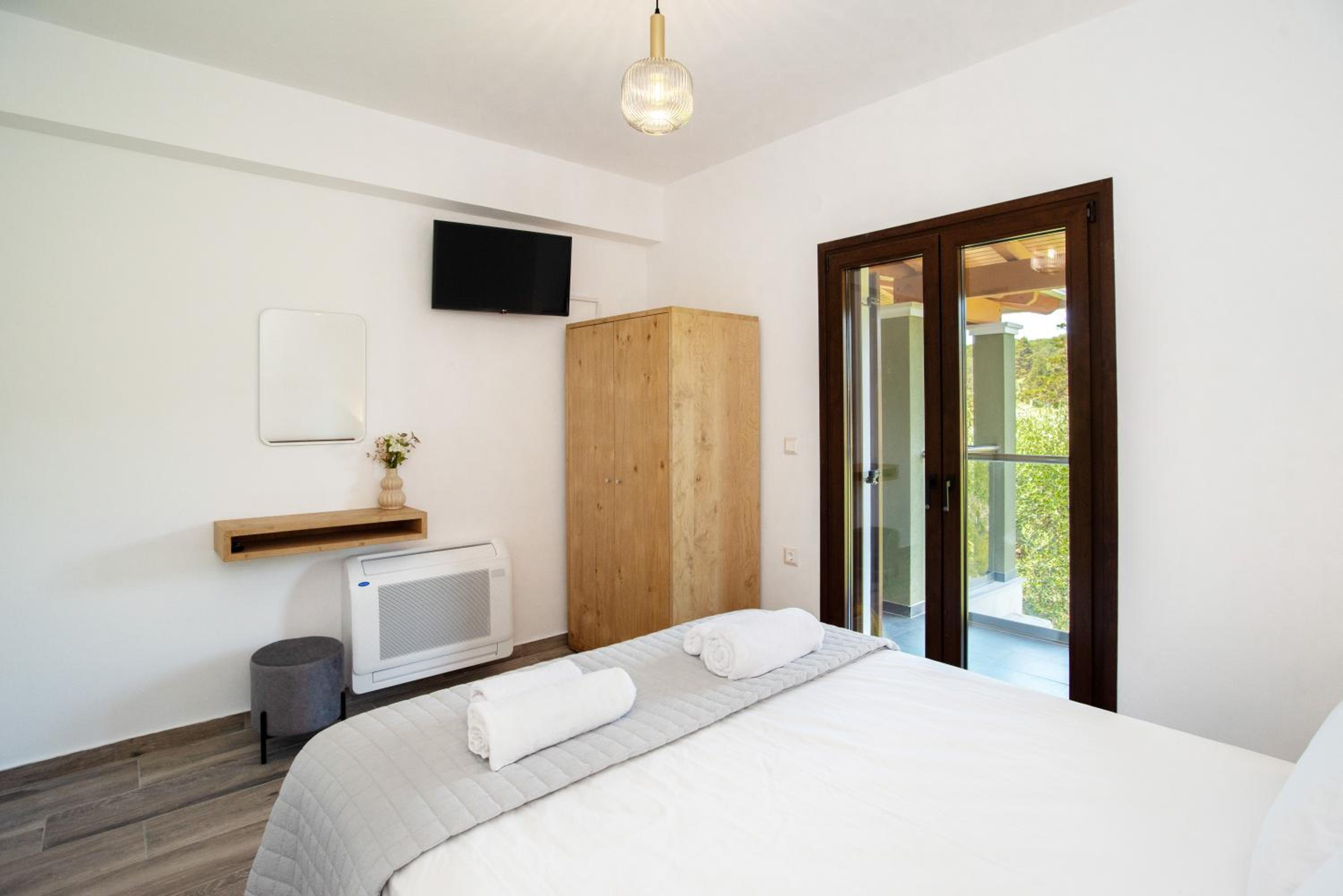 Villa Socrates Gardeno Luxury Sea View Pool Escape