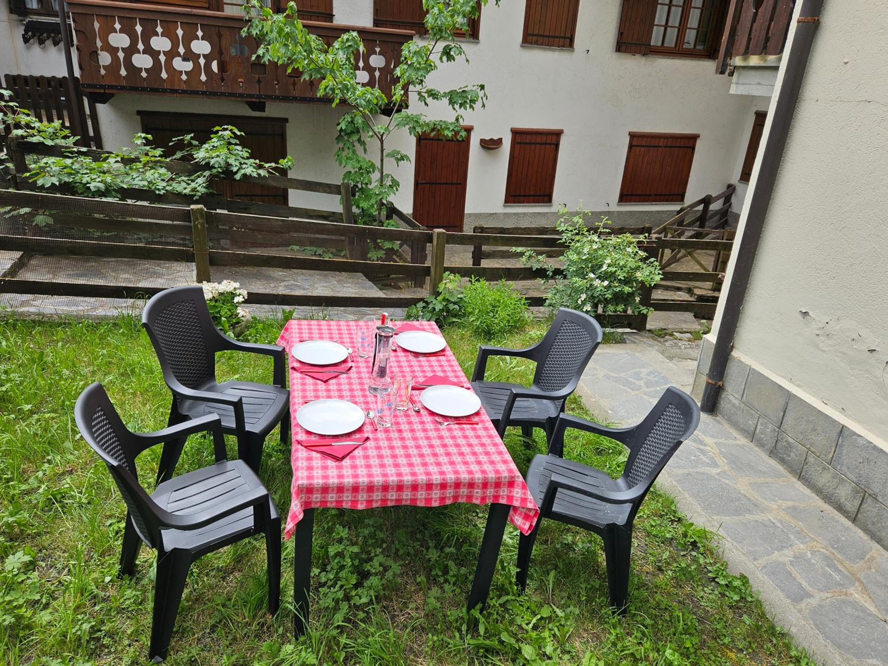 Accogliente Casa con Giardino