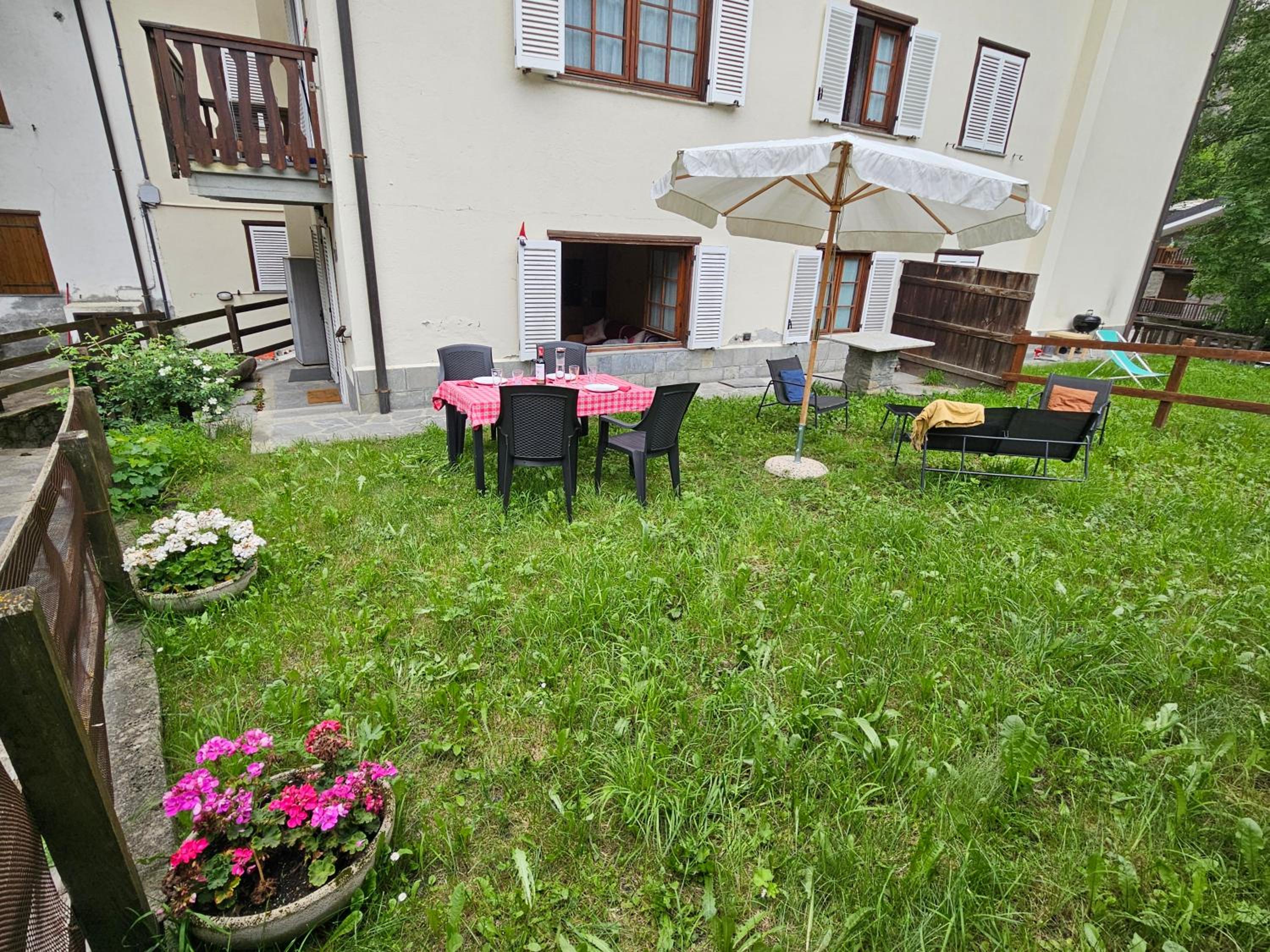 Accogliente Casa con Giardino