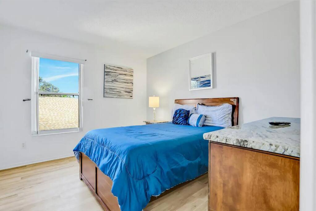 Beautiful Lakeview with Xbox & More! view 3