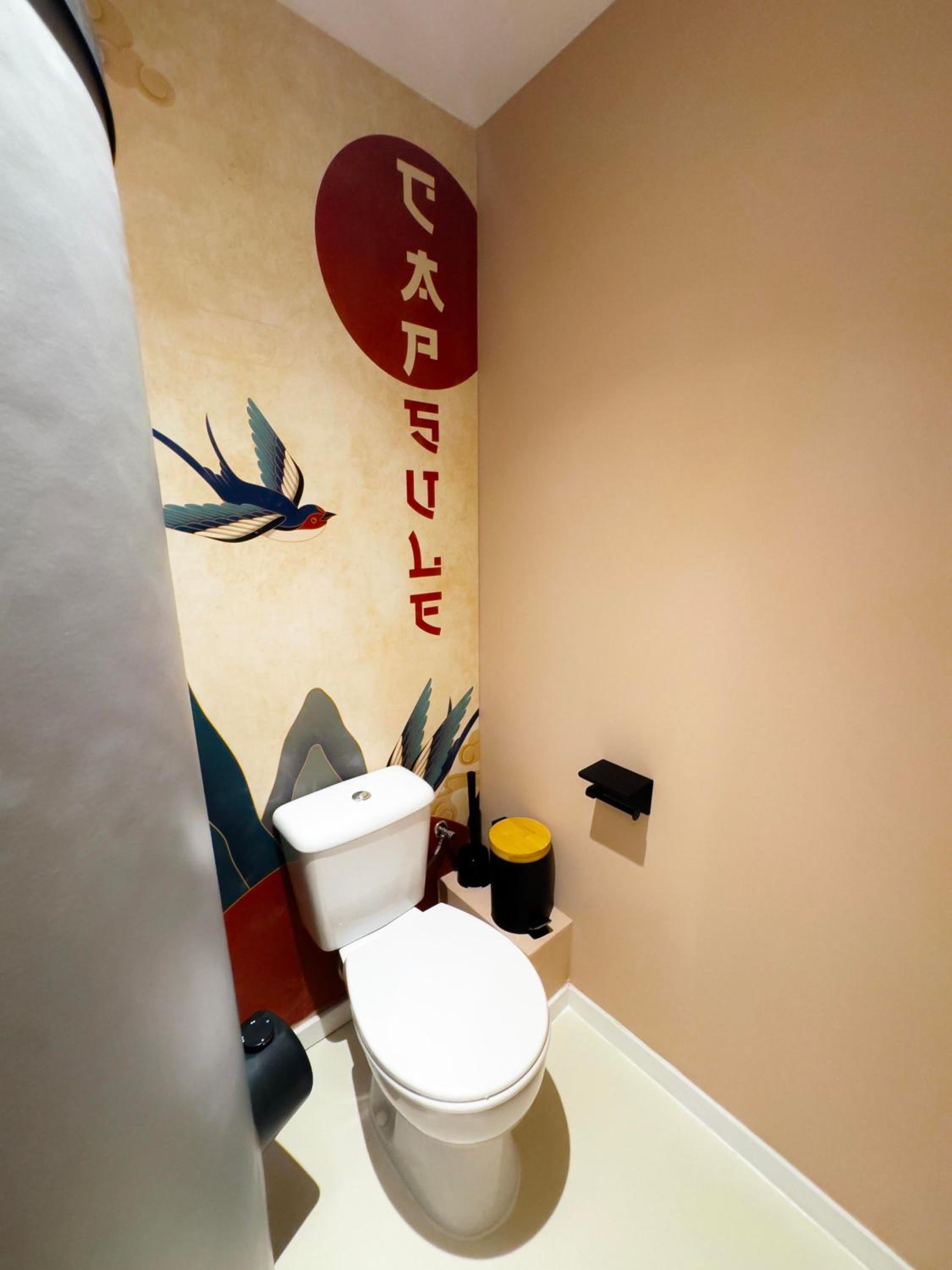 Capsule Lotus-Balneo-Sauna-Billard-Nintendo