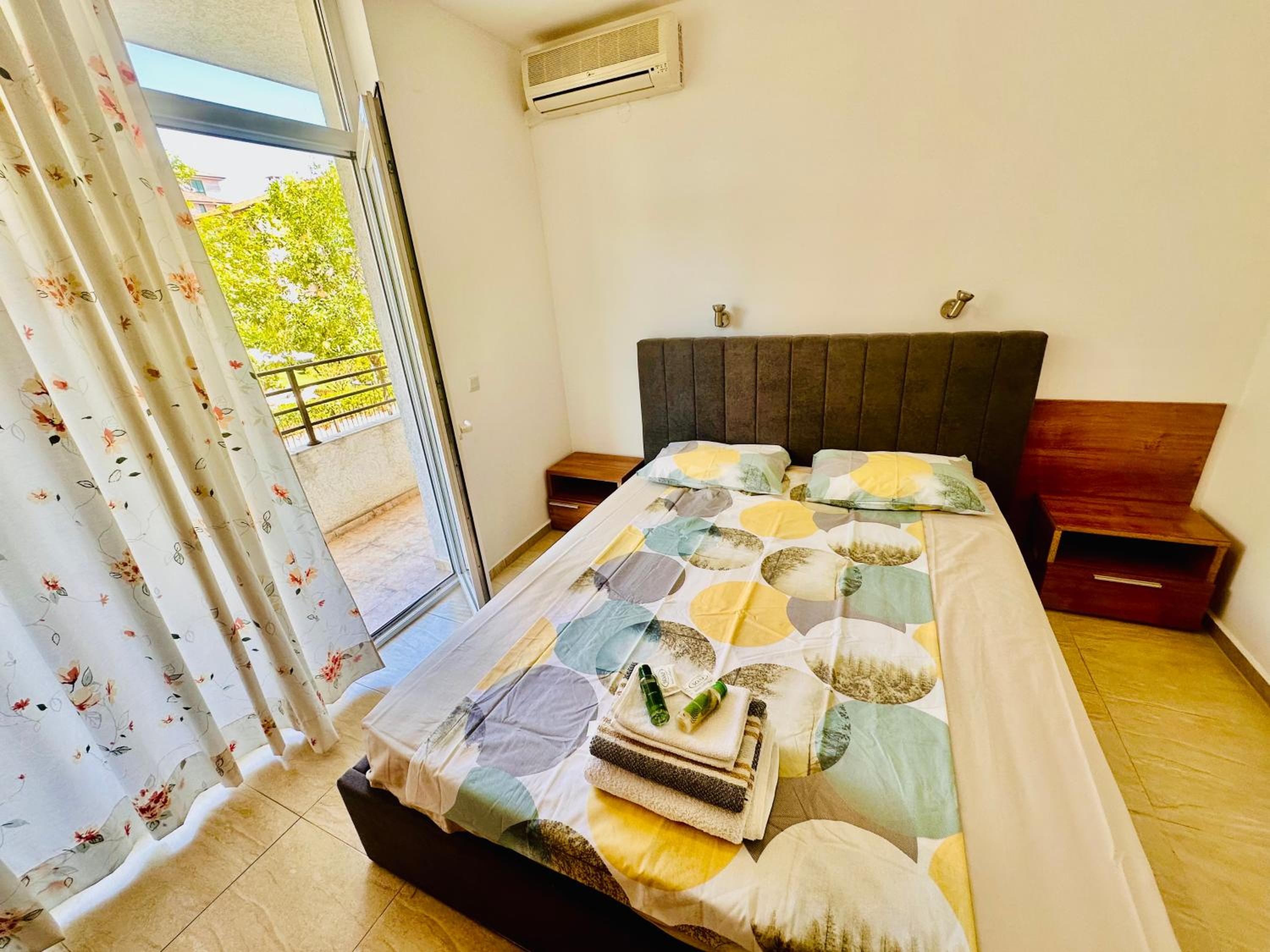 Charming 2-bed flat with pool view in Sunny Beach, Bulgaria