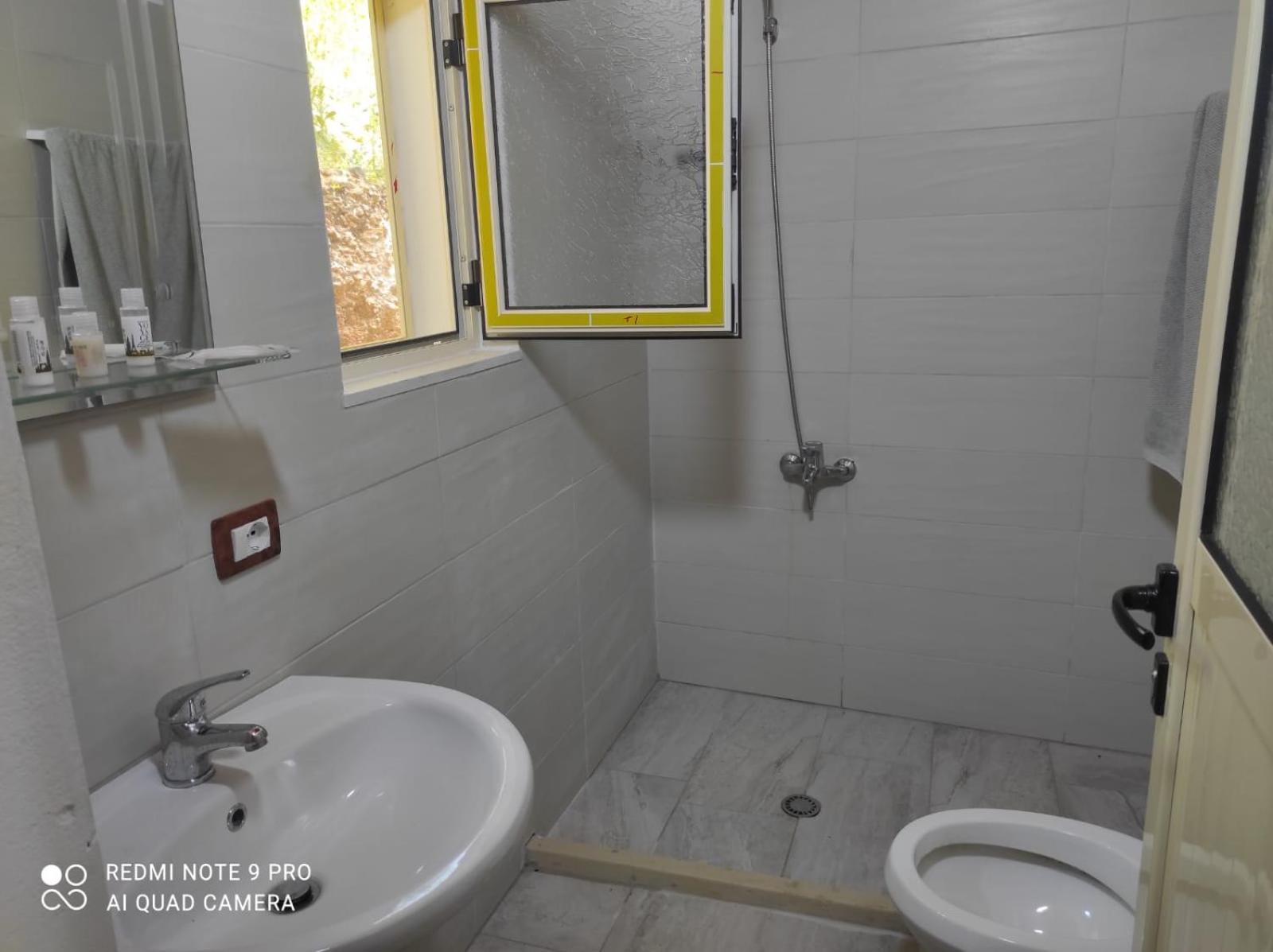 Portokallja Guest House Radhime