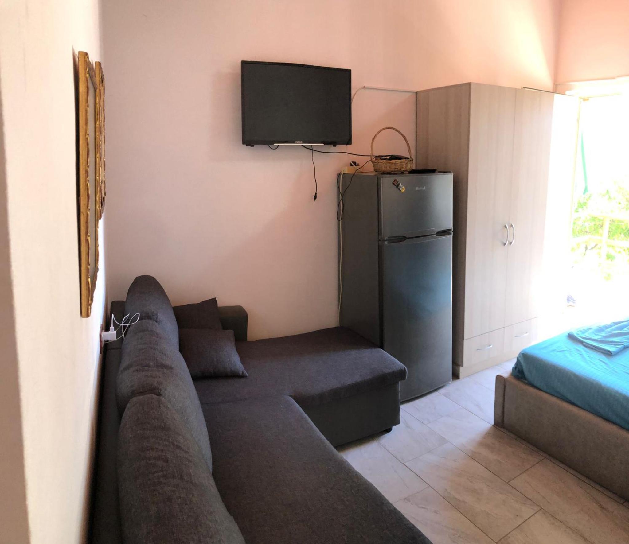 Portokallja Guest House Radhime
