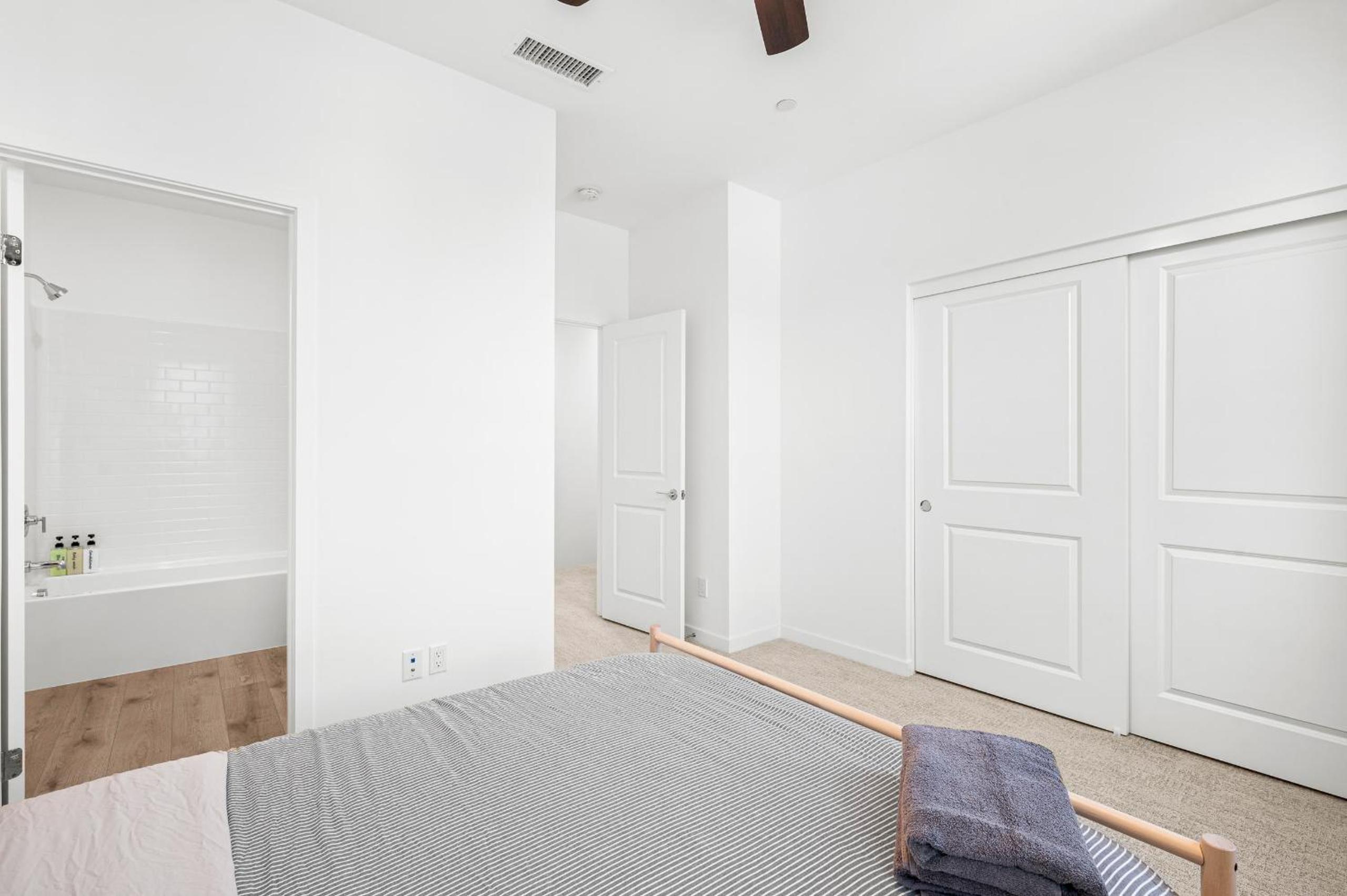 Luxurious Ontario Townhouse Ideal Family