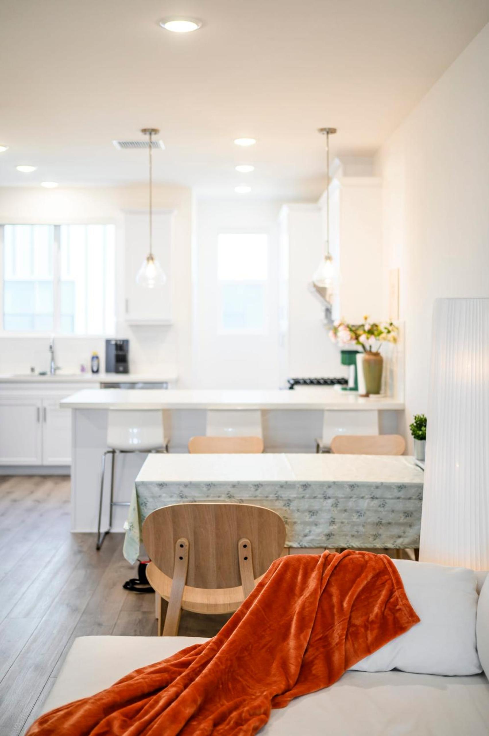 Luxurious Ontario Townhouse Ideal Family