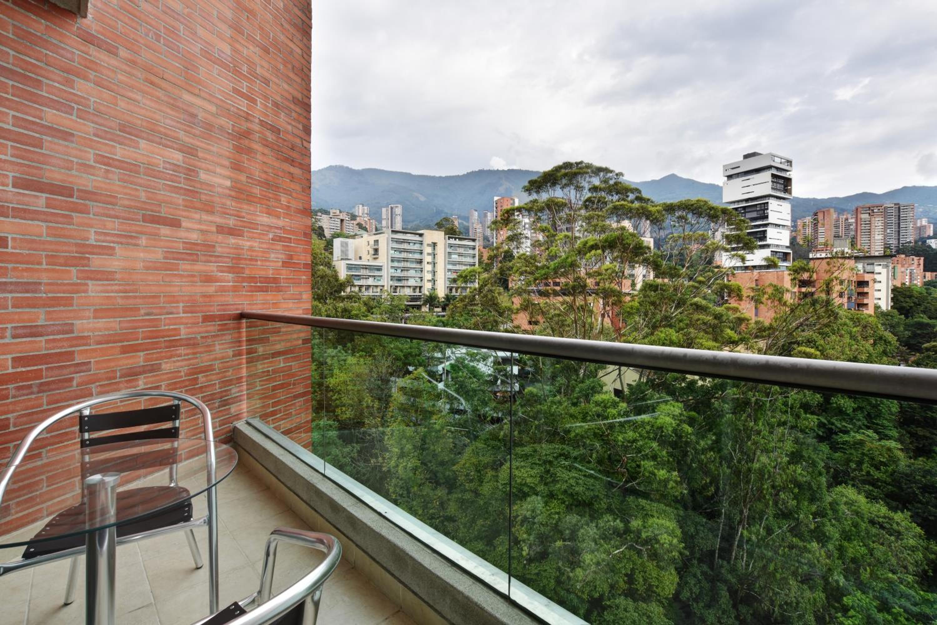 Blux Apartments Medellin