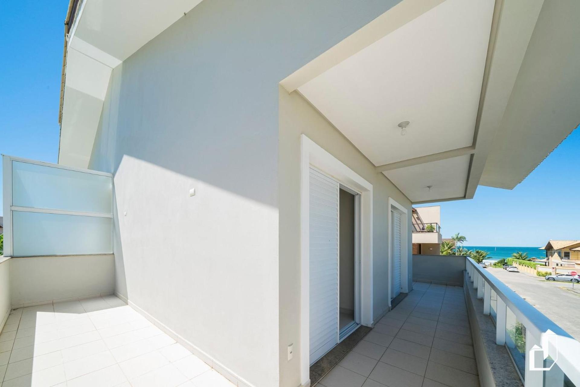 Casa com 05 dormitórios