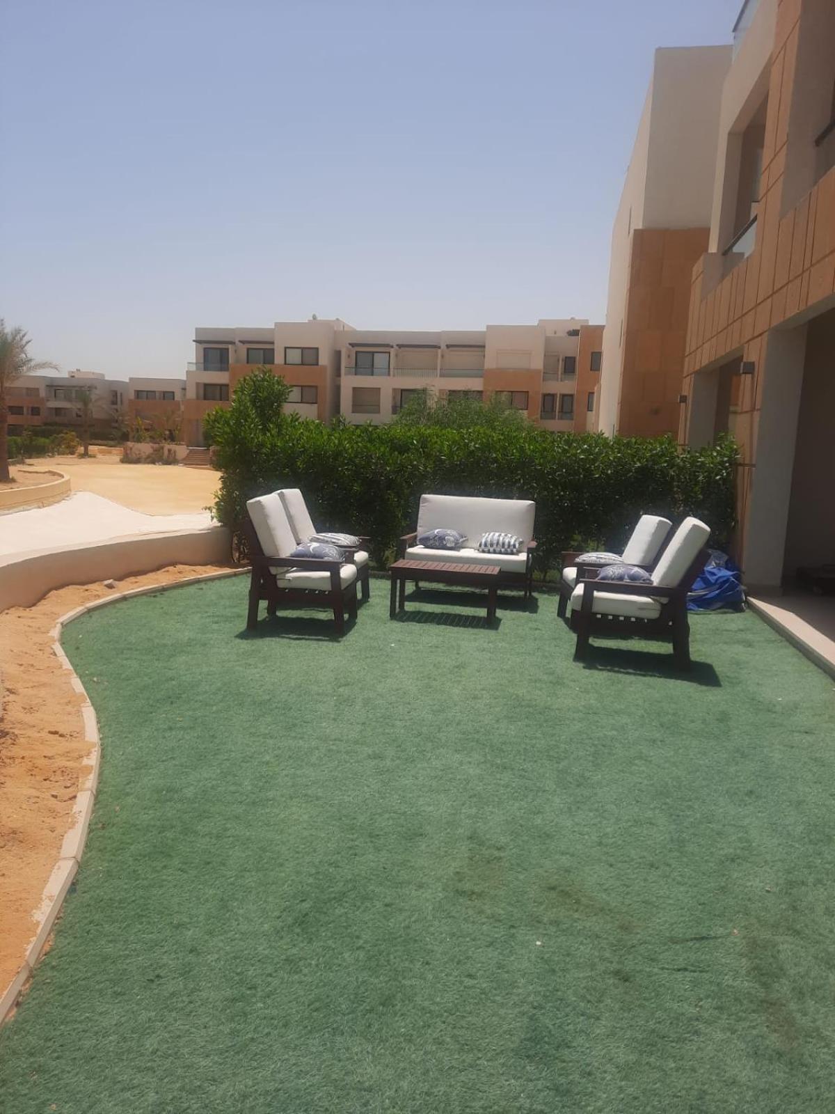 Whispering Waters Two Bedroom with a Garden Azha
