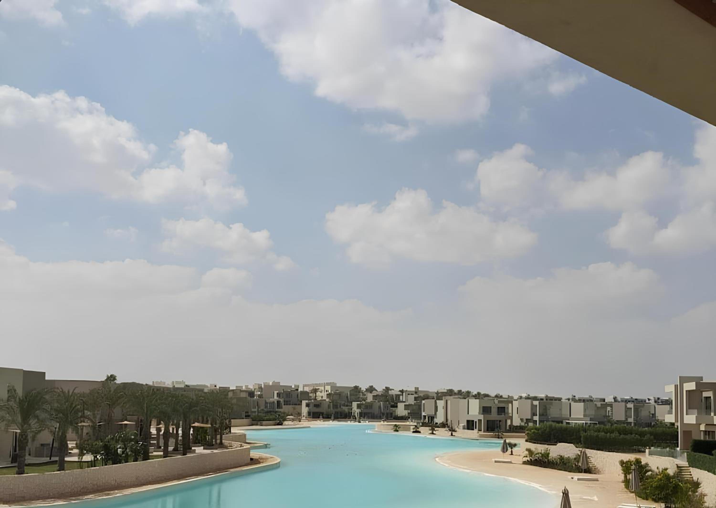 Whispering Waters Two Bedroom with a Garden Azha