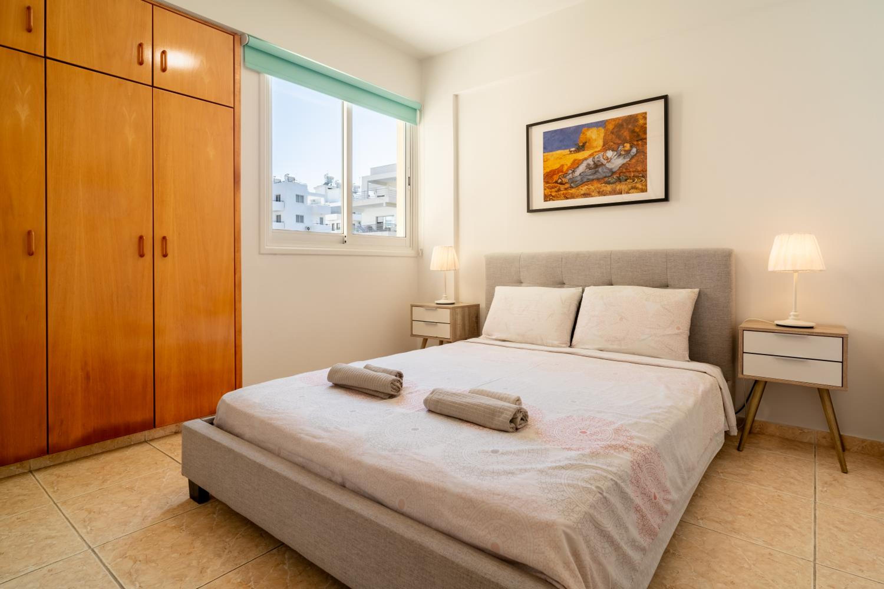 Olivia Mackenzie 2 BDR, Pool, 3m walk to the sea view 4