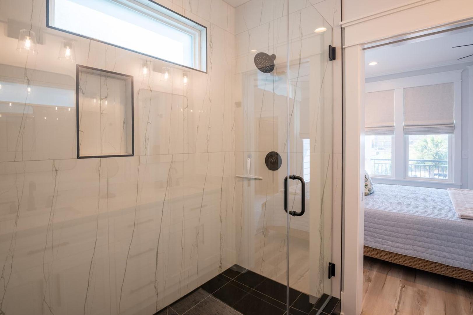 New Luxury Duplex, Short walk to Beach-Blue Pearl