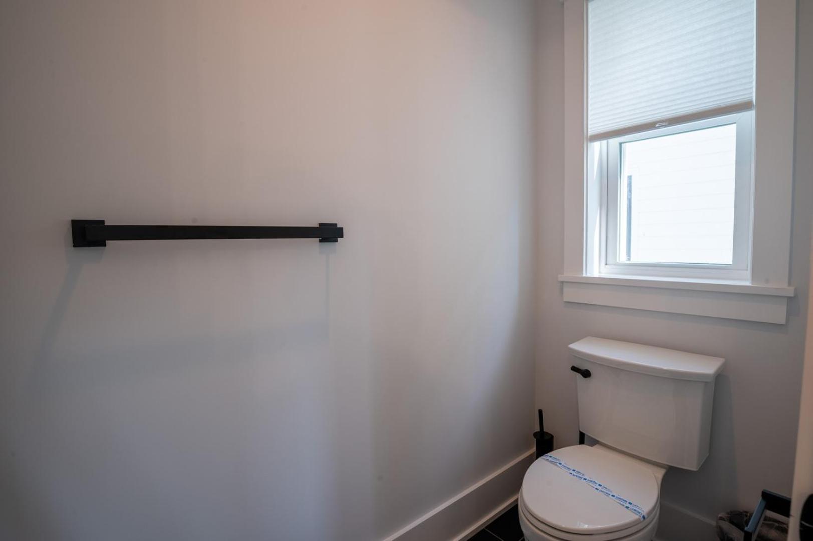 New Luxury Duplex, Short walk to Beach-Blue Pearl
