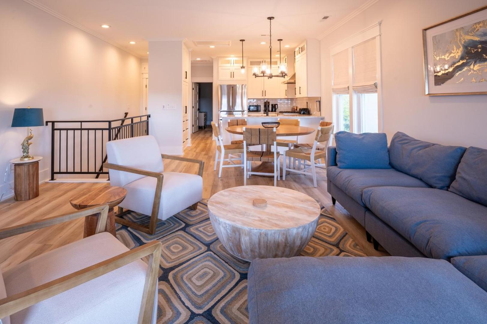 New Luxury Duplex, Short walk to Beach-Blue Pearl