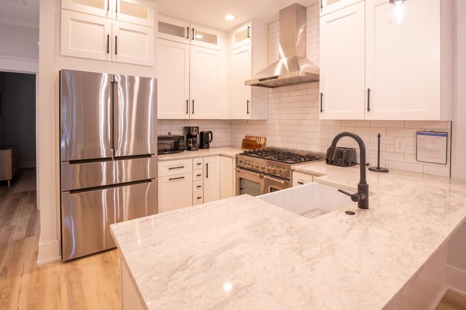 New Luxury Duplex, Short walk to Beach-Blue Pearl
