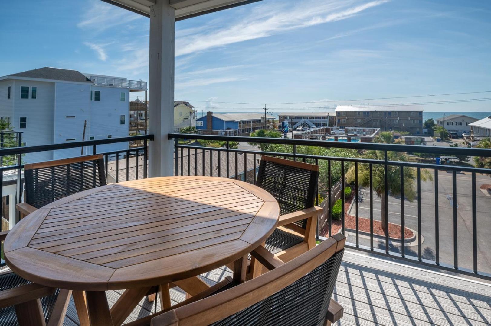 New Luxury Duplex, Short walk to Beach-Blue Pearl