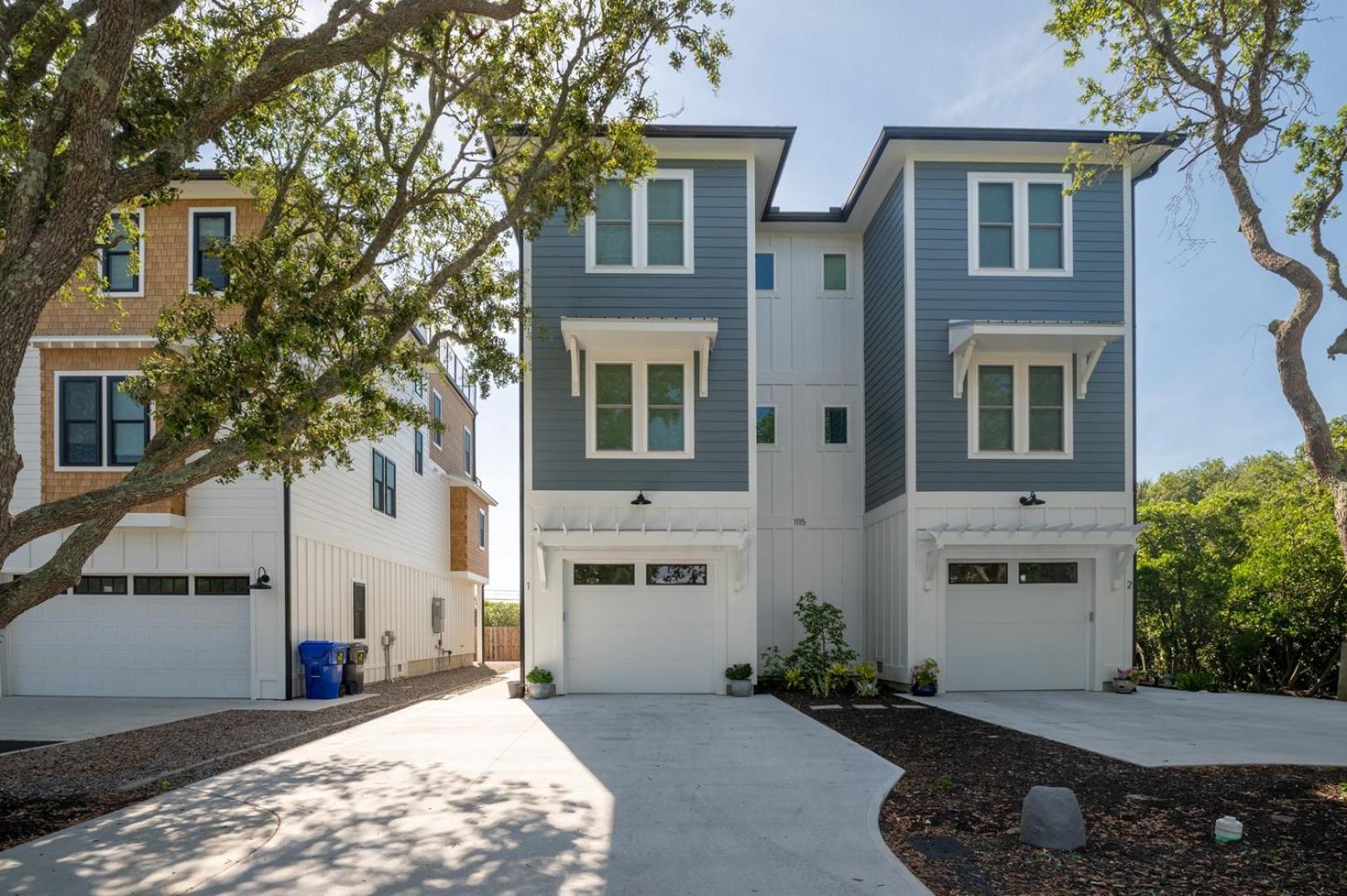 New Luxury Duplex, Short walk to Beach-Blue Pearl