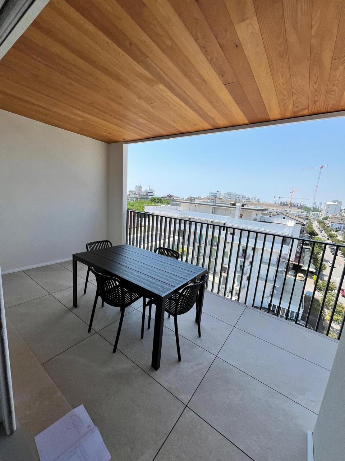 Beach Palace with small swimming pool, private beach, parking