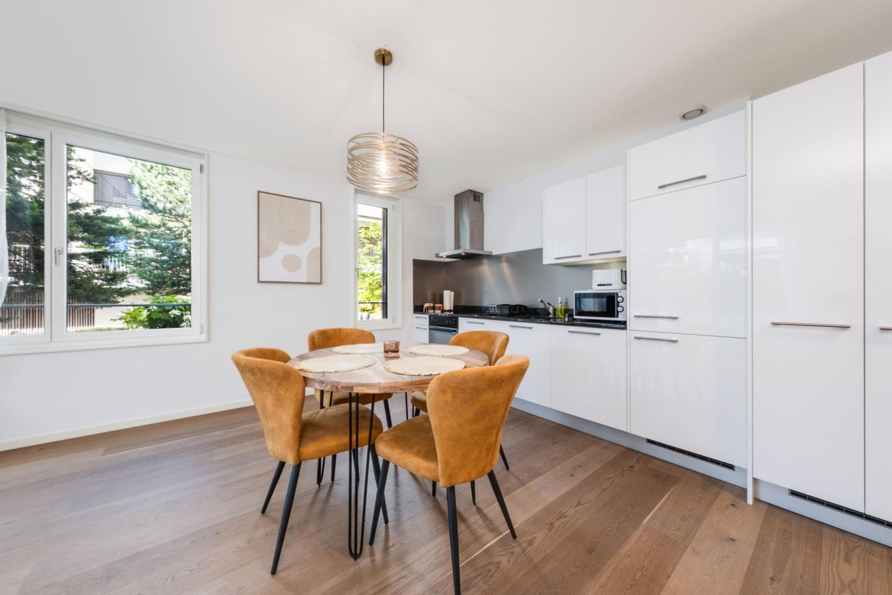 Modern 1 Bedroom in Montreux Center by GuestLee