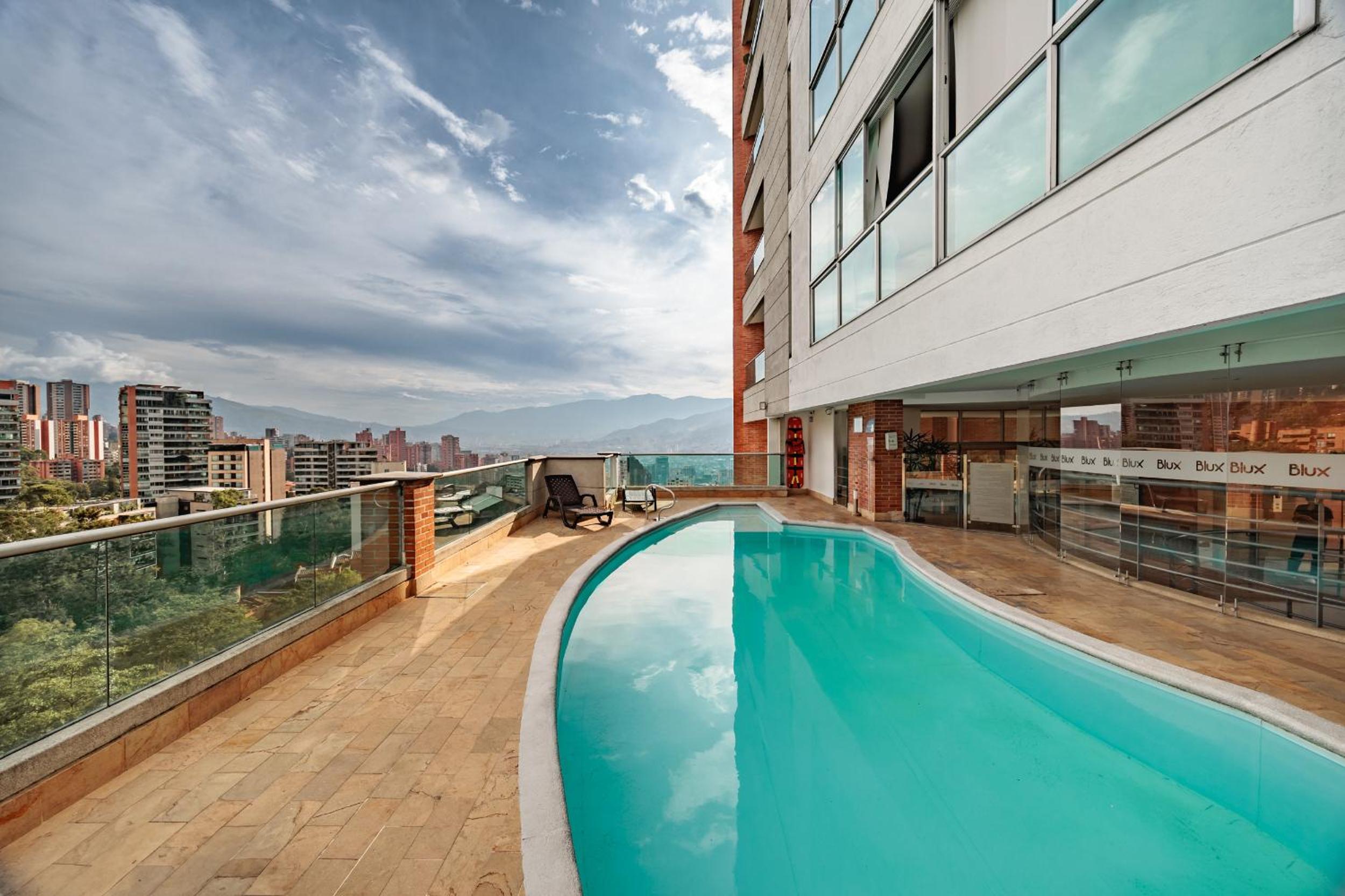 Blux Apartments Medellin