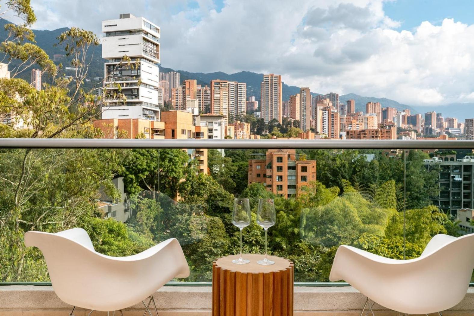 Blux Apartments Medellin