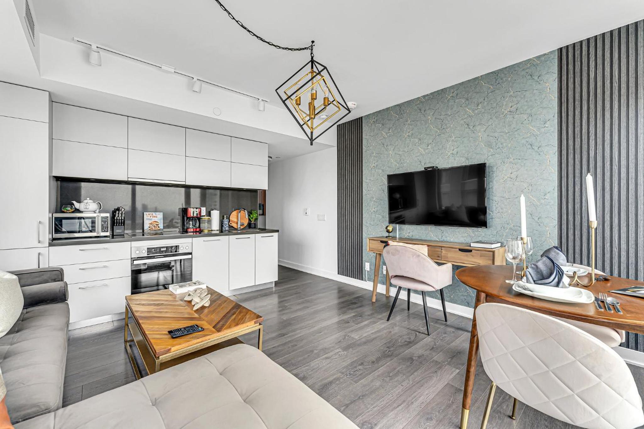 Executive 1 Bedroom close to Four Seasons Yorkville!