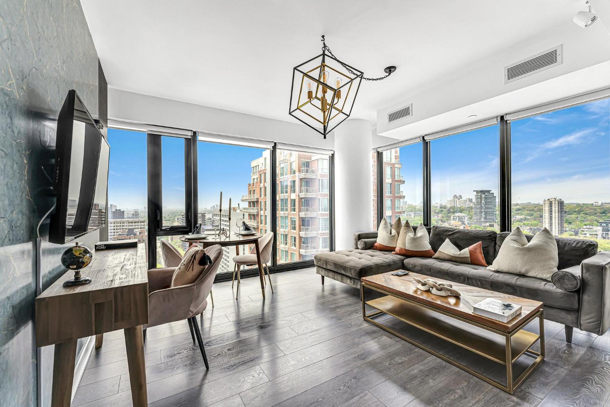 Executive 1 Bedroom close to Four Seasons Yorkville!